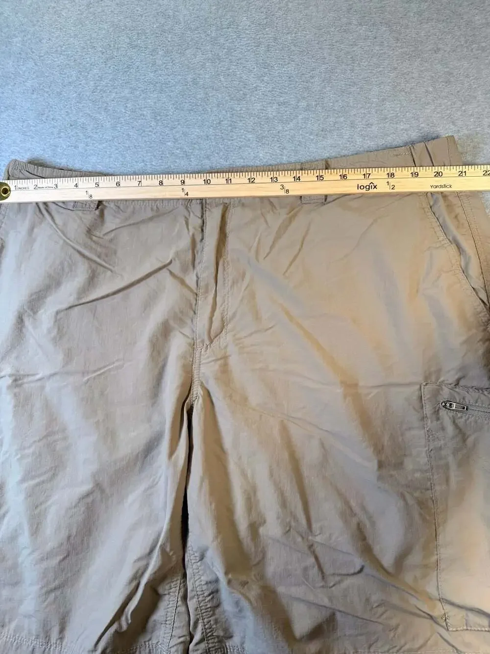 Columbia Cargo Shorts Size 40 Khaki Nylon Outdoor Hiking